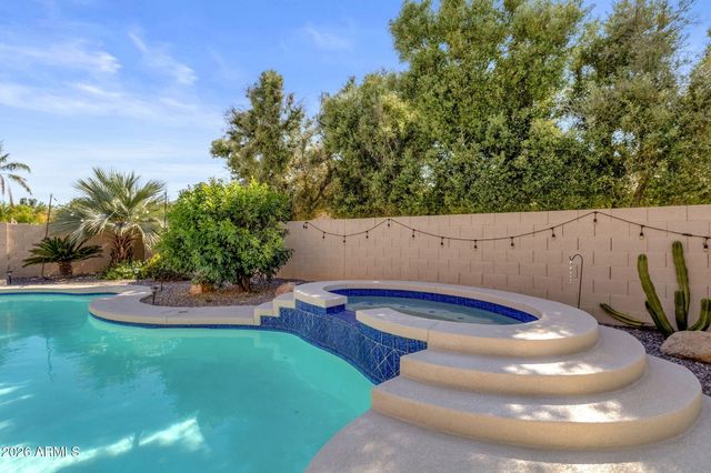 672 N BRIDLEGATE Drive, Gilbert, AZ 85234