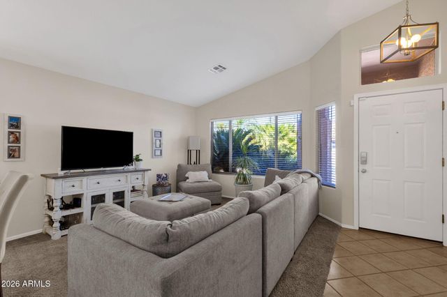 672 N BRIDLEGATE Drive, Gilbert, AZ 85234
