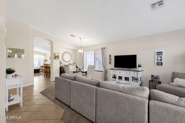 672 N BRIDLEGATE Drive, Gilbert, AZ 85234