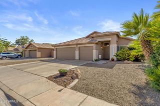 672 N BRIDLEGATE Drive, Gilbert, AZ 85234