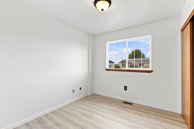 328 E Beverly Ave, Medical Lake, WA 99022