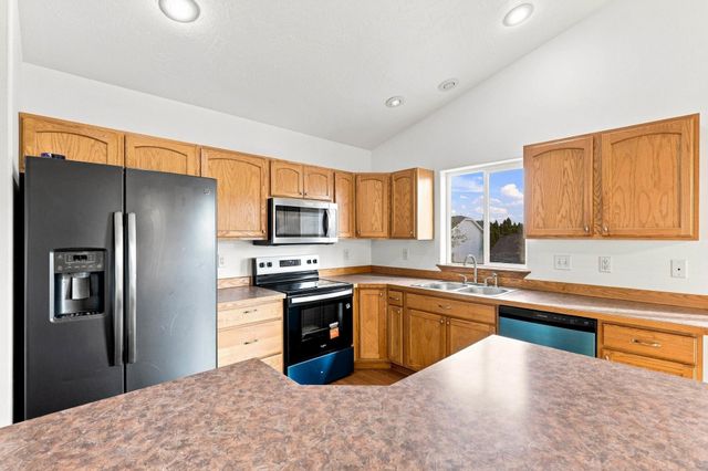 328 E Beverly Ave, Medical Lake, WA 99022