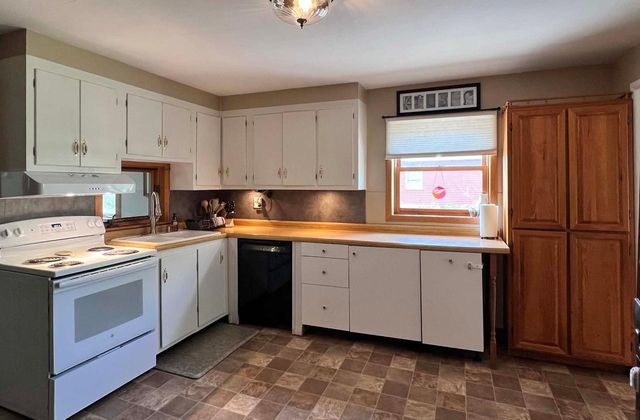 203 Main Street, Ridgeway, WI 53582
