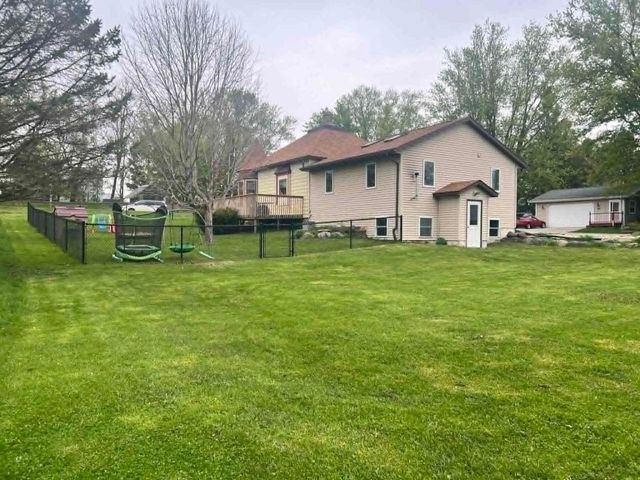 203 Main Street, Ridgeway, WI 53582