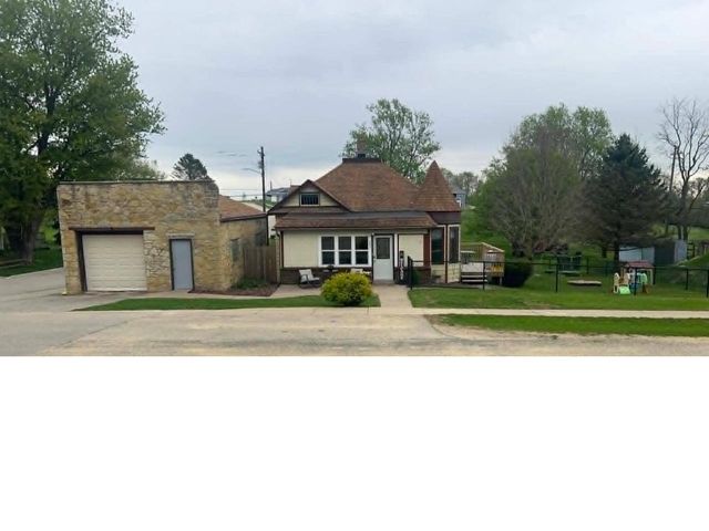 203 Main Street, Ridgeway, WI 53582