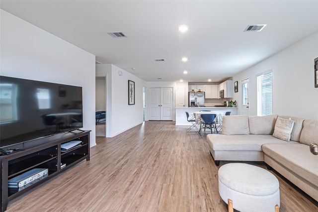 17746 Pemswood Drive, Hockley, TX 77447