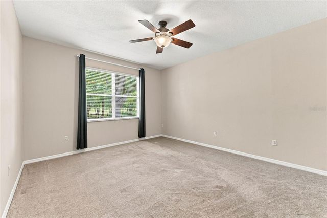 5852 AUTUMN SHIRE, Zephyrhills, FL 33541