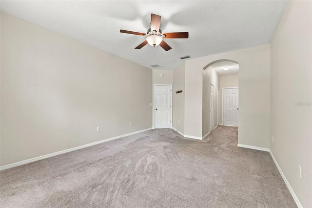 5852 AUTUMN SHIRE, Zephyrhills, FL 33541
