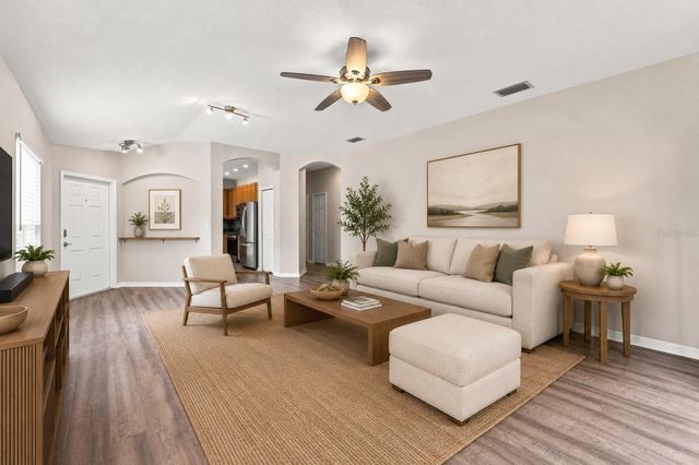 5852 AUTUMN SHIRE, Zephyrhills, FL 33541