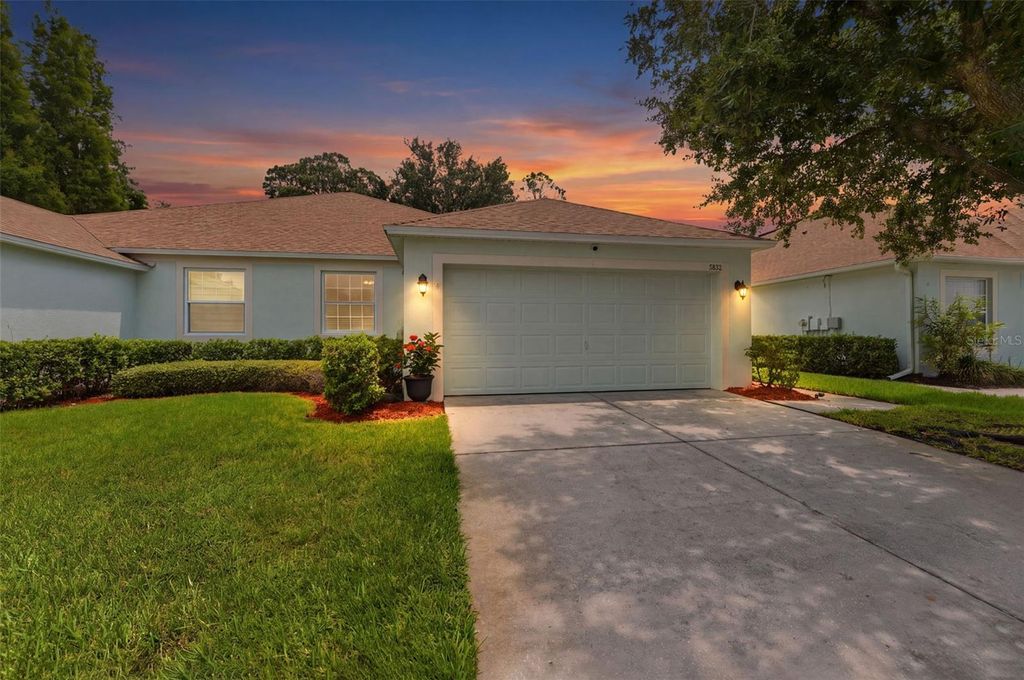 5852 AUTUMN SHIRE, Zephyrhills, FL 33541