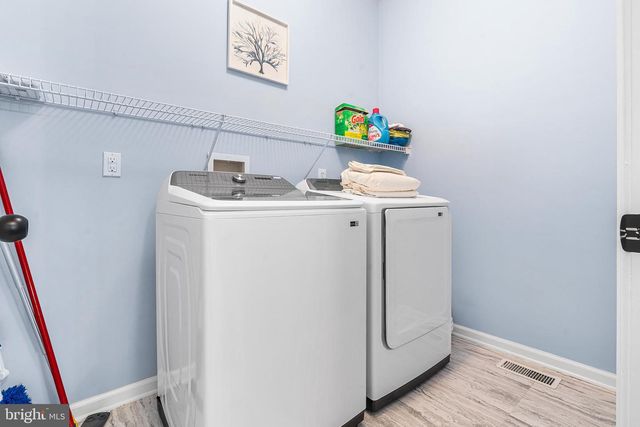 19 HOWARD ST, Carneys Point, NJ 08069