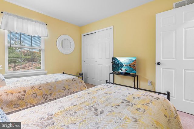 19 HOWARD ST, Carneys Point, NJ 08069