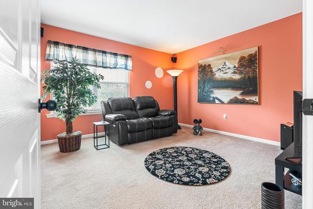 19 HOWARD ST, Carneys Point, NJ 08069