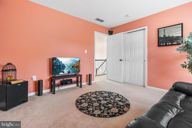 19 HOWARD ST, Carneys Point, NJ 08069