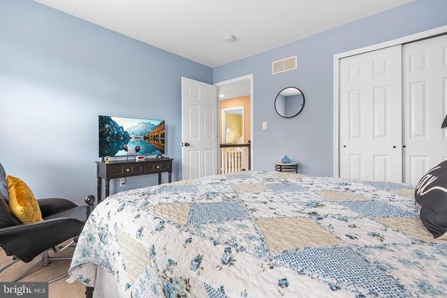 19 HOWARD ST, Carneys Point, NJ 08069