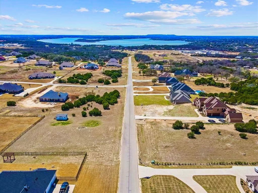 7076 Heathington Boulevard, Granbury, TX 76049