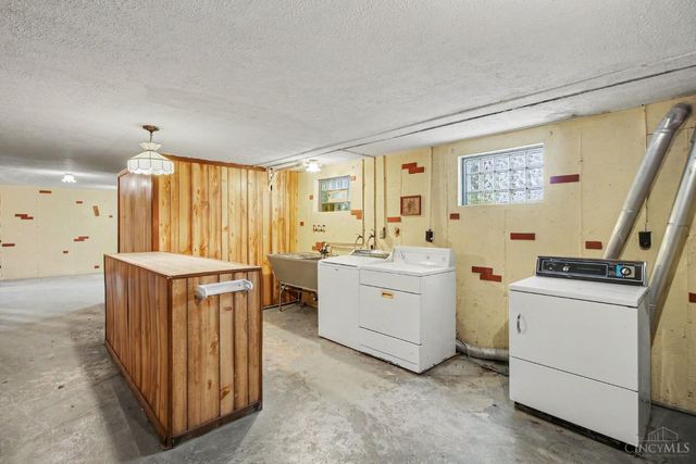 4295 Hutchinson Road, Cincinnati, OH 45248
