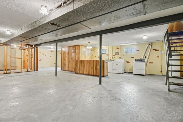4295 Hutchinson Road, Cincinnati, OH 45248