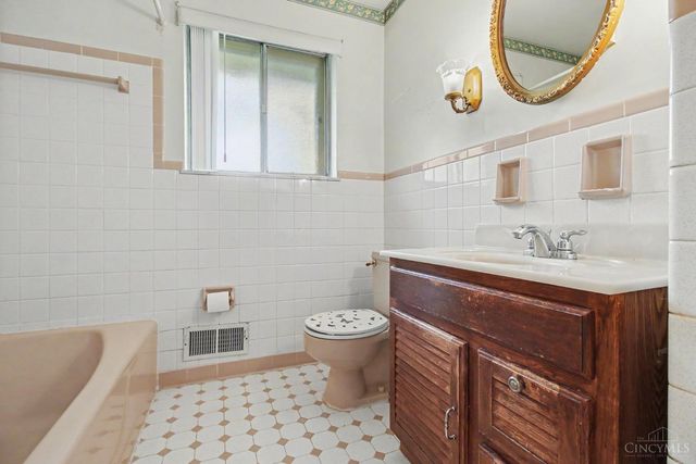4295 Hutchinson Road, Cincinnati, OH 45248