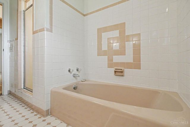 4295 Hutchinson Road, Cincinnati, OH 45248