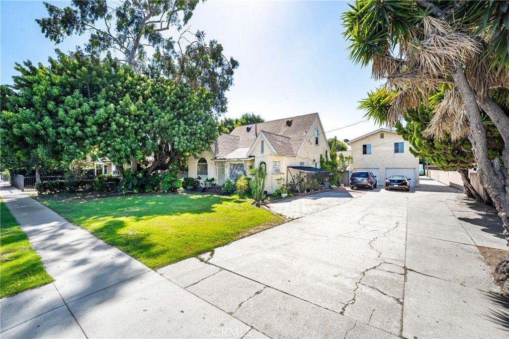 10036 10044 Alondra, Bellflower, CA 90706 — photo 2