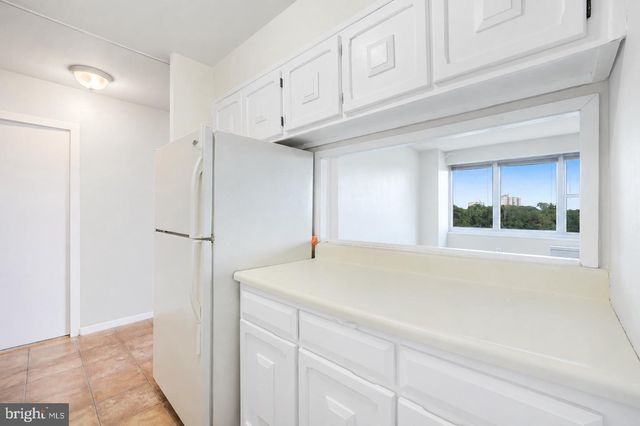 904 BARCLAY TOWERS, Cherry Hill, NJ 08034