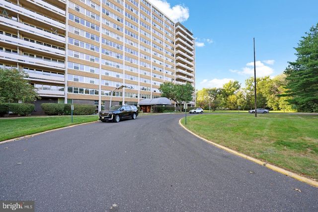 904 BARCLAY TOWERS, Cherry Hill, NJ 08034
