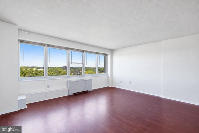 904 BARCLAY TOWERS, Cherry Hill, NJ 08034