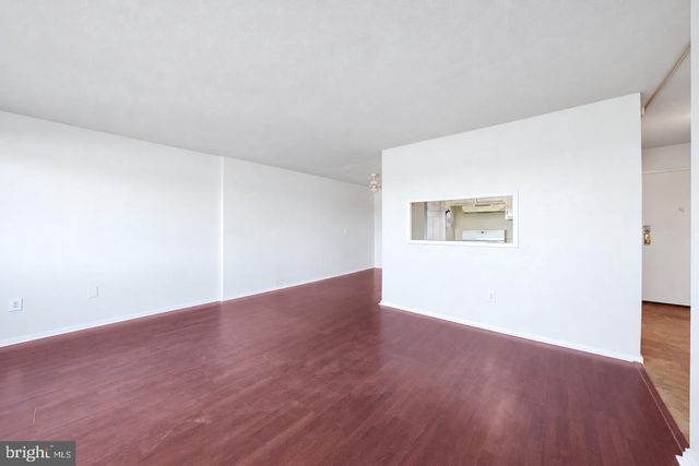 904 BARCLAY TOWERS, Cherry Hill, NJ 08034