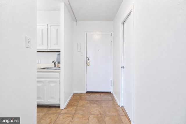 904 BARCLAY TOWERS, Cherry Hill, NJ 08034