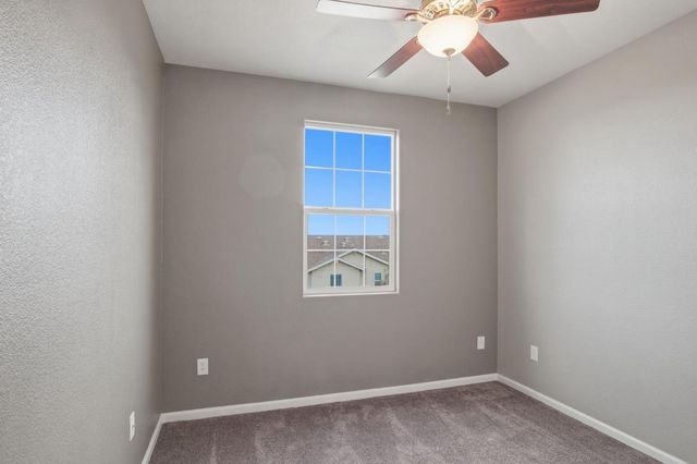 154 Splendido Ct, Newman, CA 95360