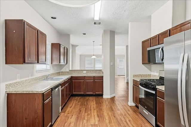 3931 Hawthorne Glen Court, Fresno, TX 77545