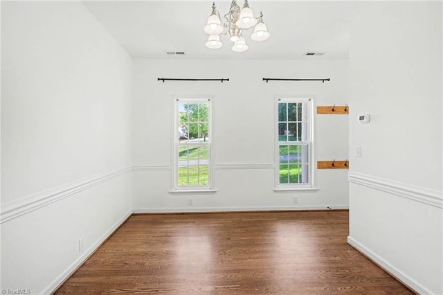 100 Kirkleigh Court, King, NC 27021