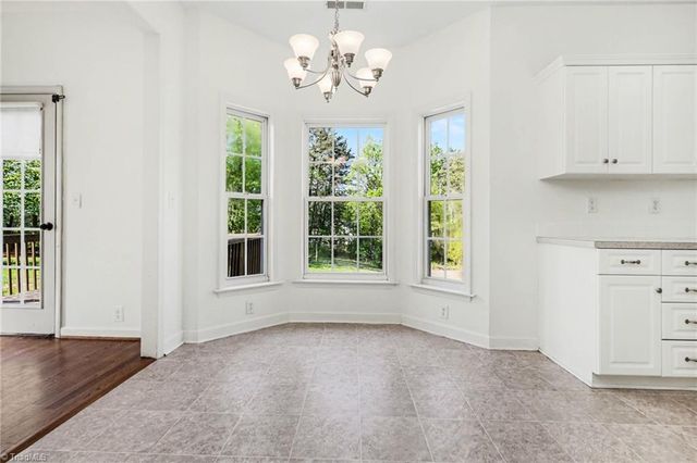 100 Kirkleigh Court, King, NC 27021