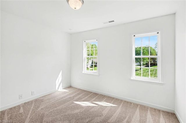 100 Kirkleigh Court, King, NC 27021