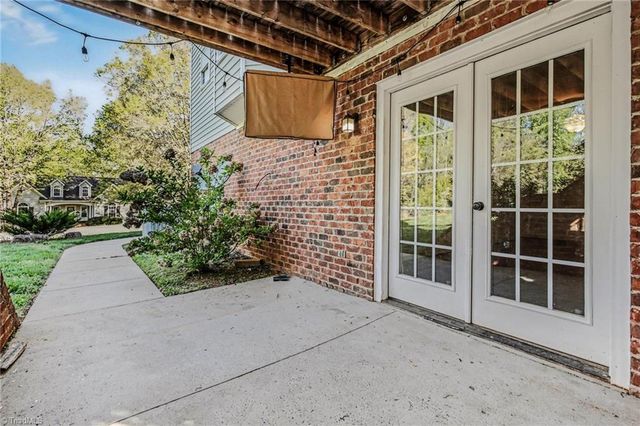 100 Kirkleigh Court, King, NC 27021