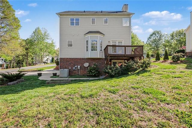 100 Kirkleigh Court, King, NC 27021
