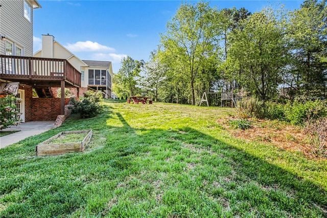 100 Kirkleigh Court, King, NC 27021