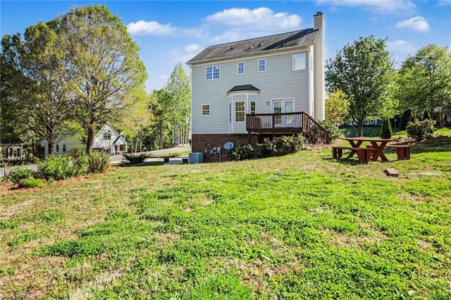 100 Kirkleigh Court, King, NC 27021