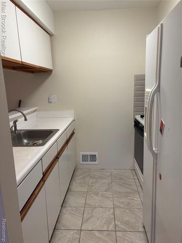 35252 Terrybrook Drive, Sterling Heights, MI 48312