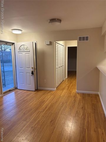 35252 Terrybrook Drive, Sterling Heights, MI 48312