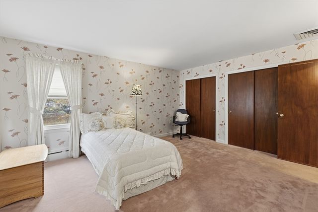 50 Gaywood St, Dartmouth, MA 02747