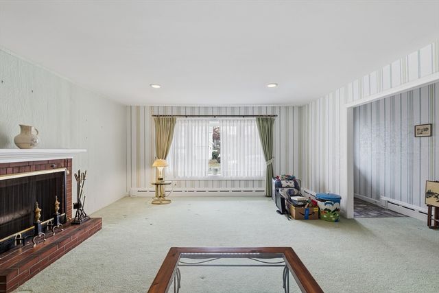 50 Gaywood St, Dartmouth, MA 02747