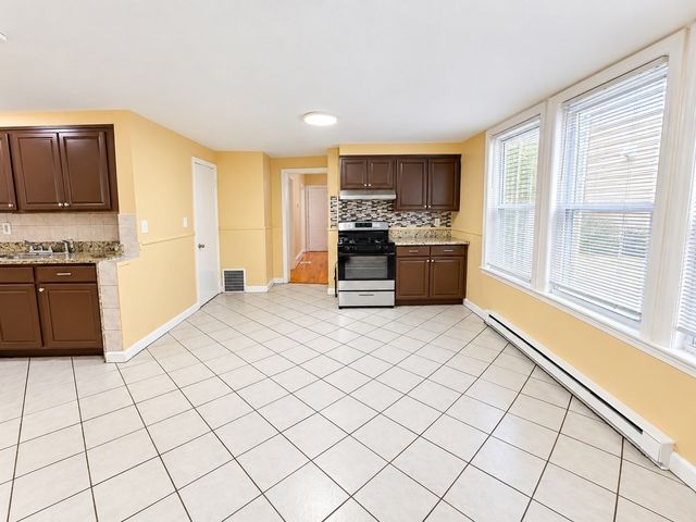 37 Maverick St 1, Chelsea, MA 02150