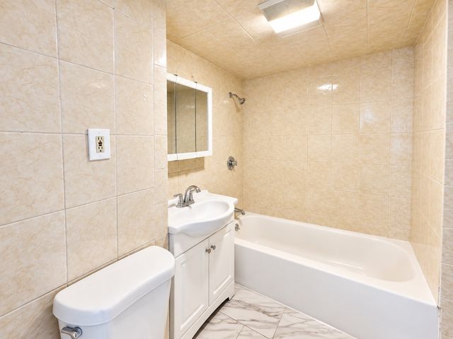 37 Maverick St 1, Chelsea, MA 02150