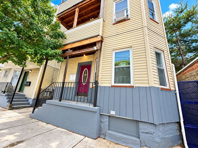 37 Maverick St 1, Chelsea, MA 02150