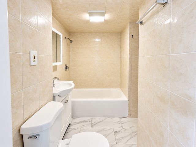 37 Maverick St 1, Chelsea, MA 02150