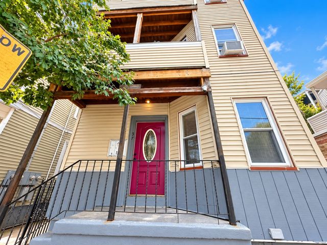 37 Maverick St 1, Chelsea, MA 02150