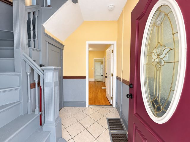 37 Maverick St 1, Chelsea, MA 02150