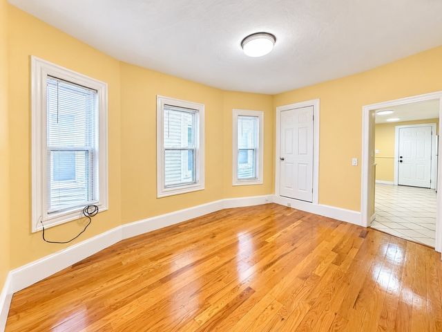 37 Maverick St 1, Chelsea, MA 02150